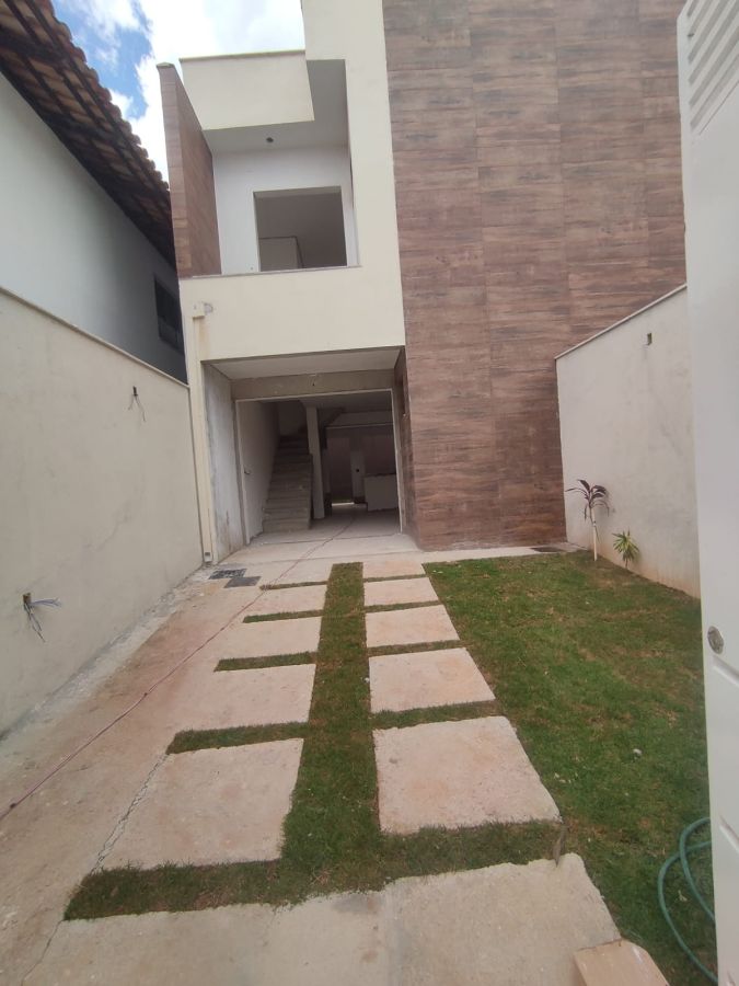 Casa Geminada - Venda - Sapucaia II - CONTAGEM - MG