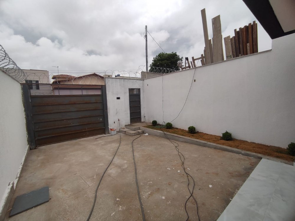 Casa Geminada - Venda - Bom Retiro - BETIM - MG