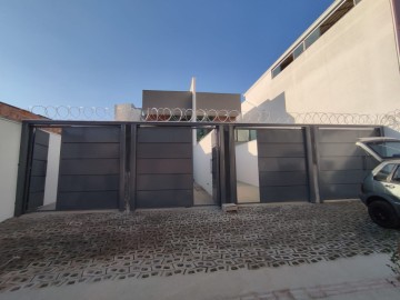 Casa Geminada à Venda