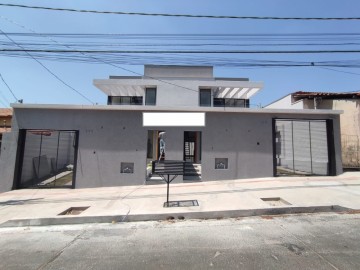 Casa Alto Padrão à Venda