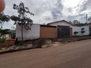 Casa à Venda