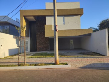 Casa em Condomínio à Venda